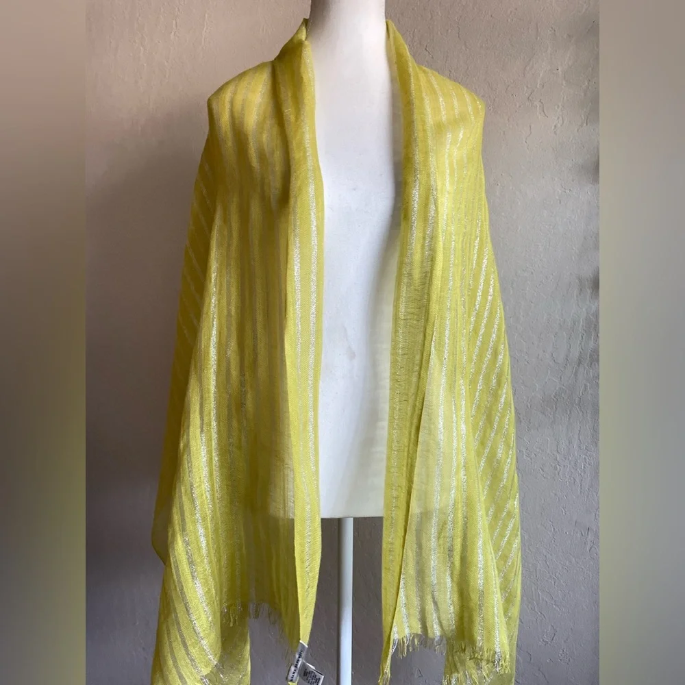 Banana Republic linen wrap - Picture 3 of 8